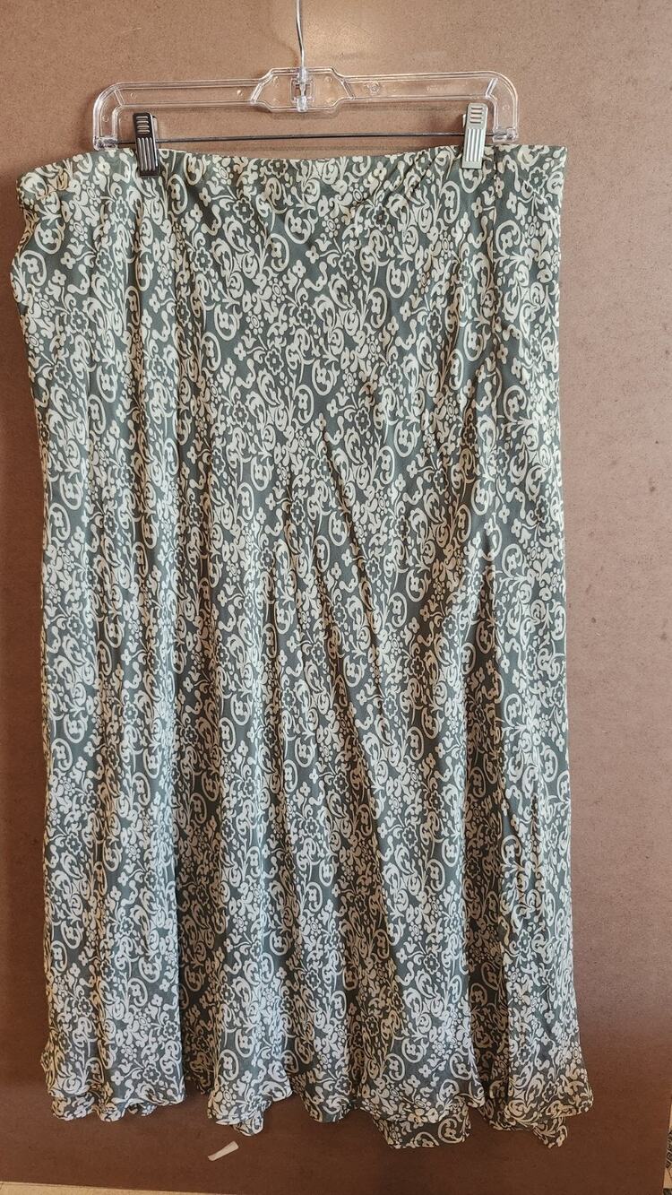Style & Co Woman Plus Size 16W Skirt Olive Green Lined Rayon Lightweight Wb26